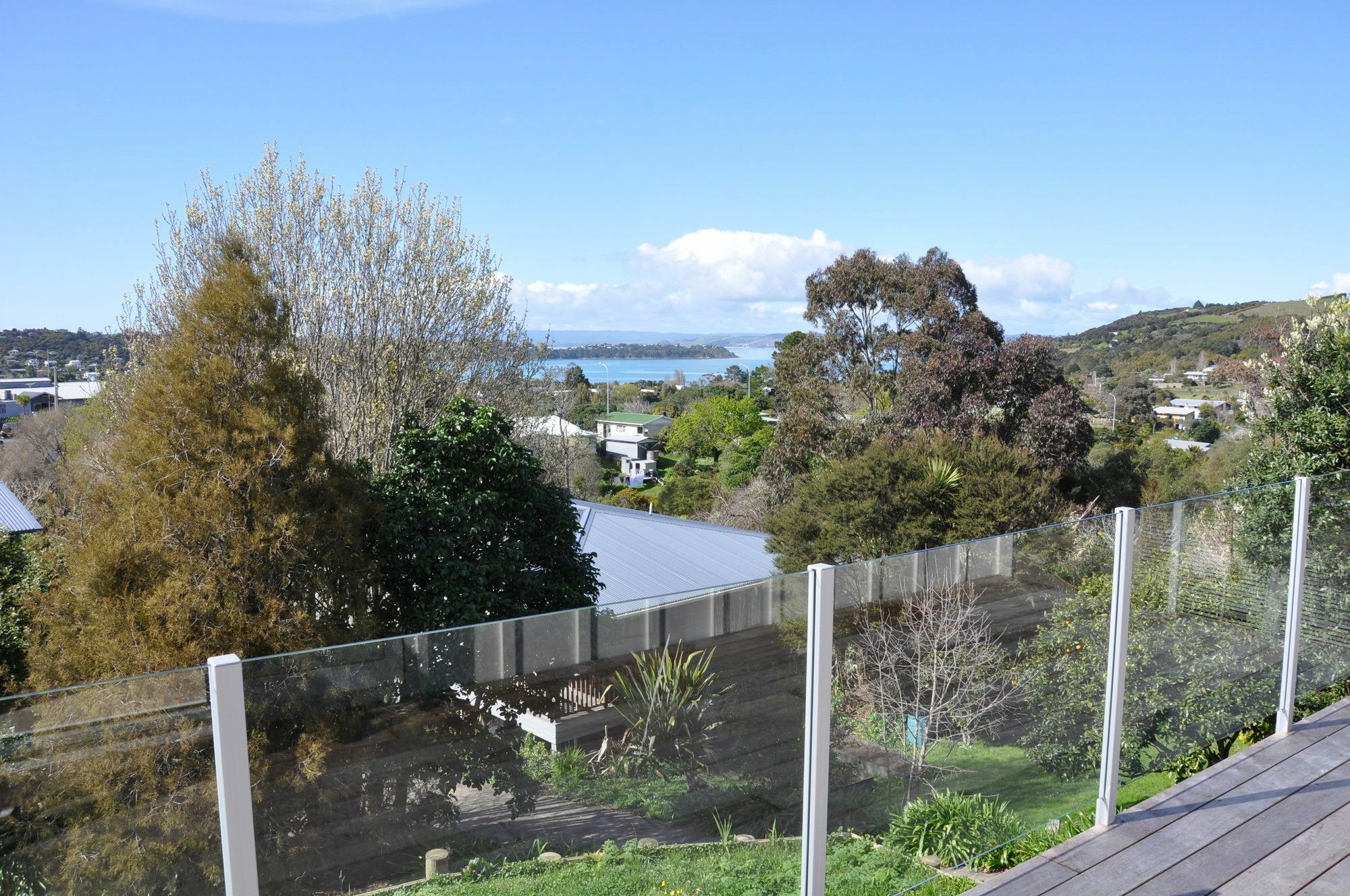 Tiri Cottage - Sea Views In Oneroa By Waiheke Unlimited Waiheke Island Dış mekan fotoğraf